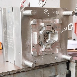 Kína injekció gyártója penészgép alkatrész betét fröccsöntéshez